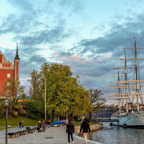 Escandinávia, a magia do norte entre fiordes, auroras e lendas vikings