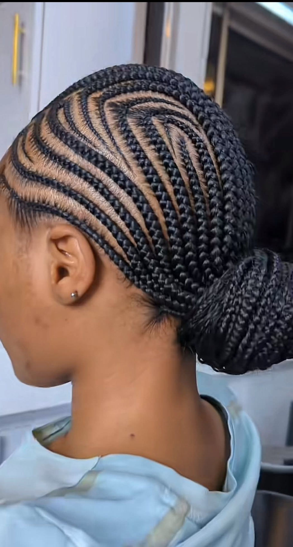 Thumbnail: Braids