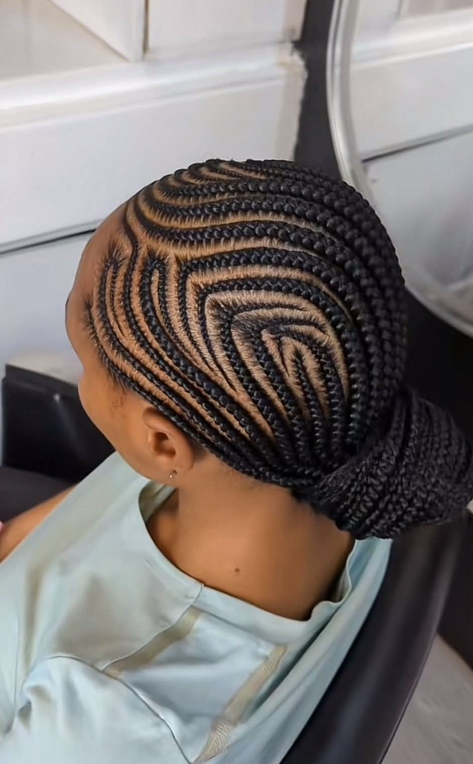 Thumbnail: Braids