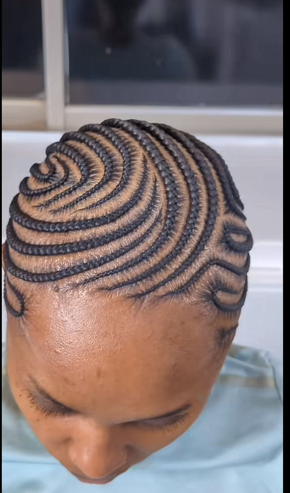 Thumbnail: Braids