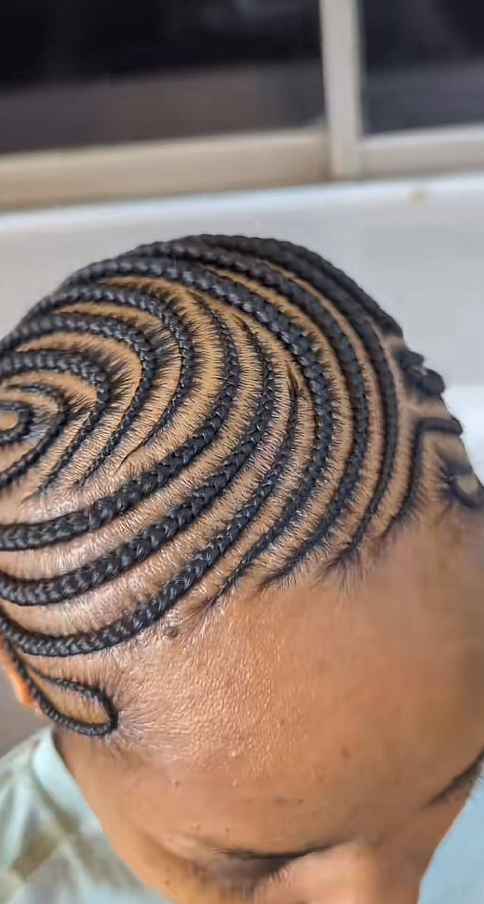 Thumbnail: Braids