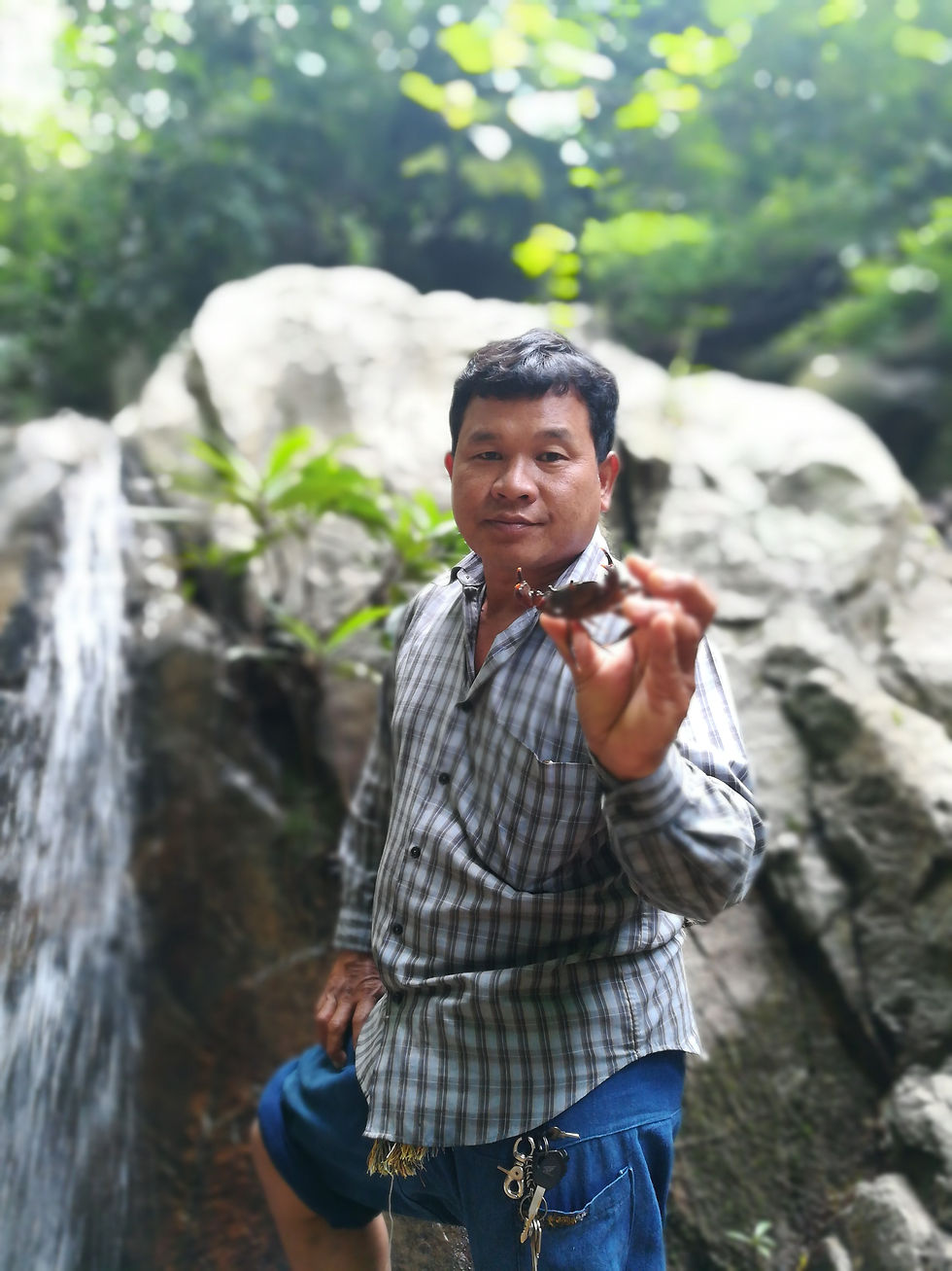 Sao at the waterfall