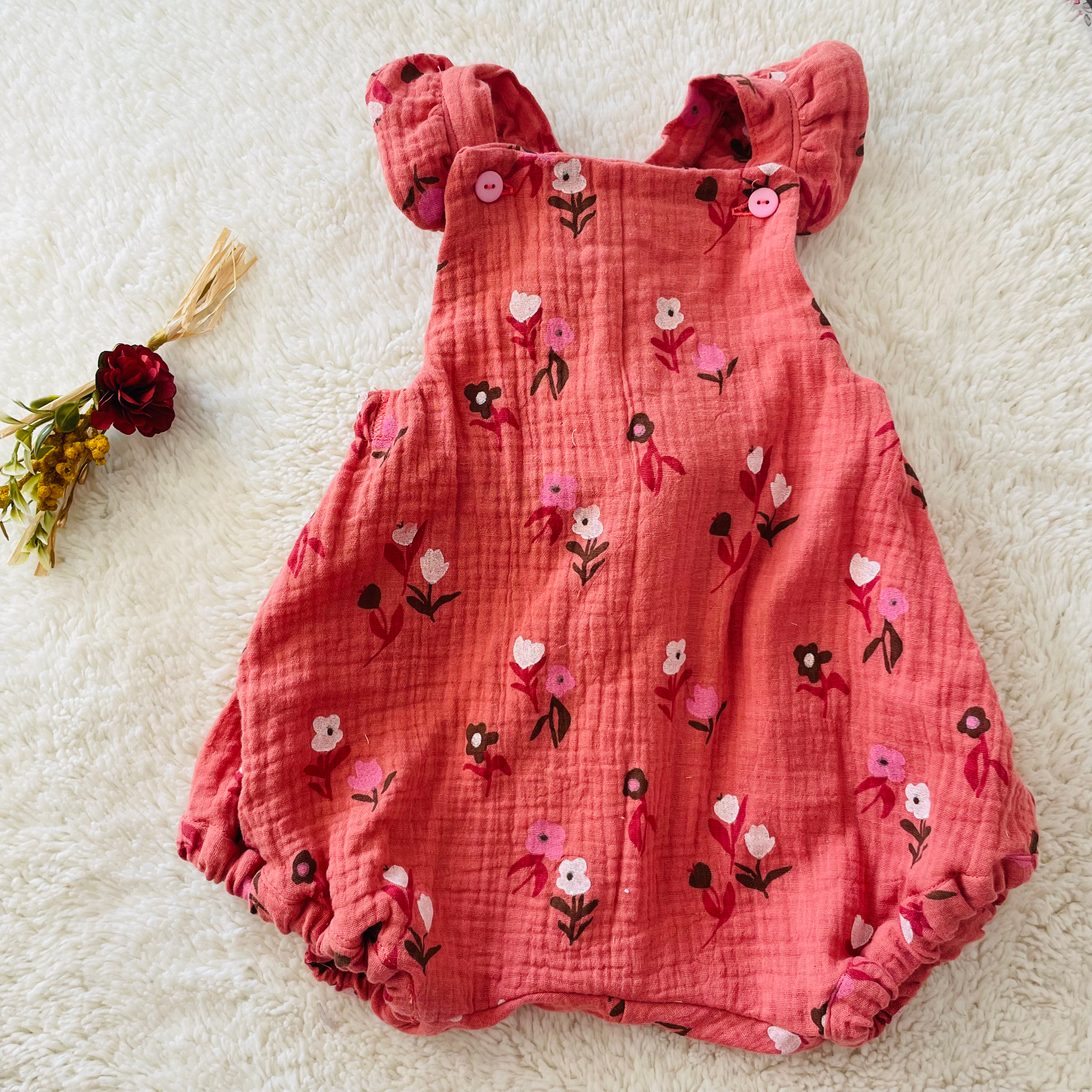 barboteuse bébé fille gaze de coton framboise