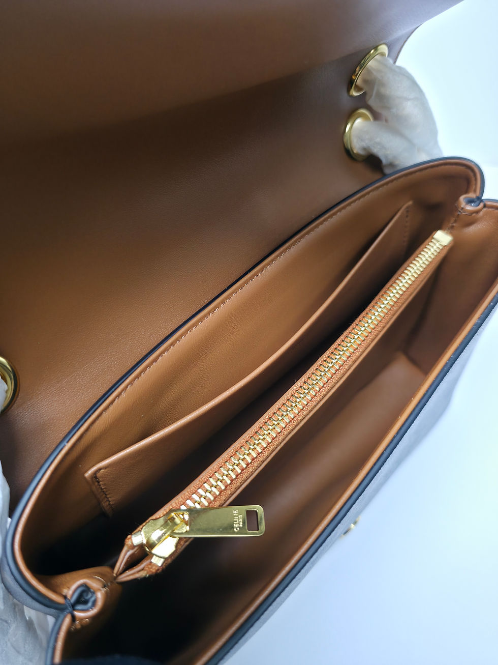 Thumbnail: Celine - Medium Victoire