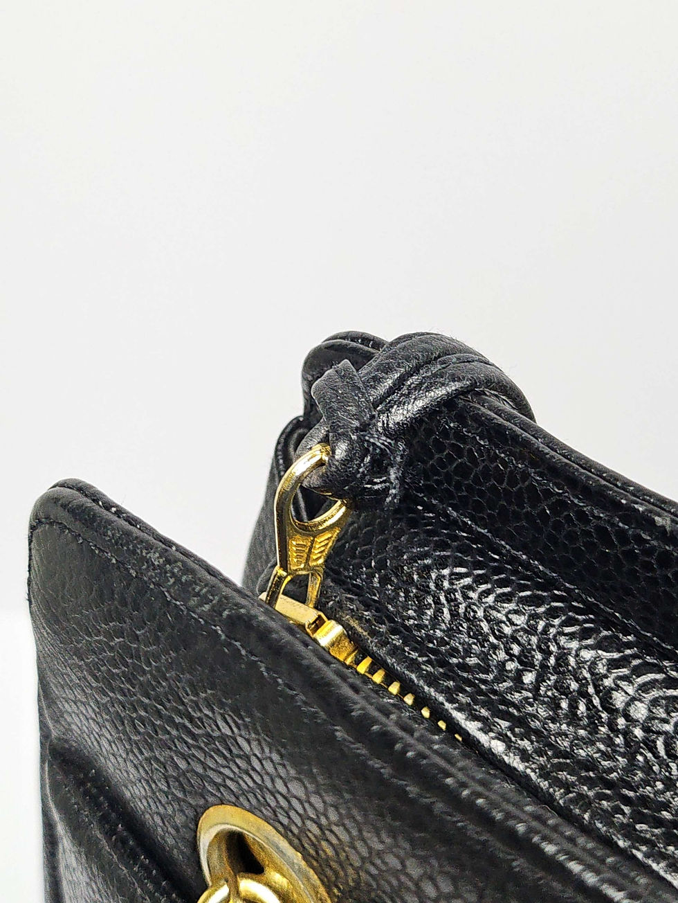 Thumbnail: Chanel - Vintage CC Shoulder Bag