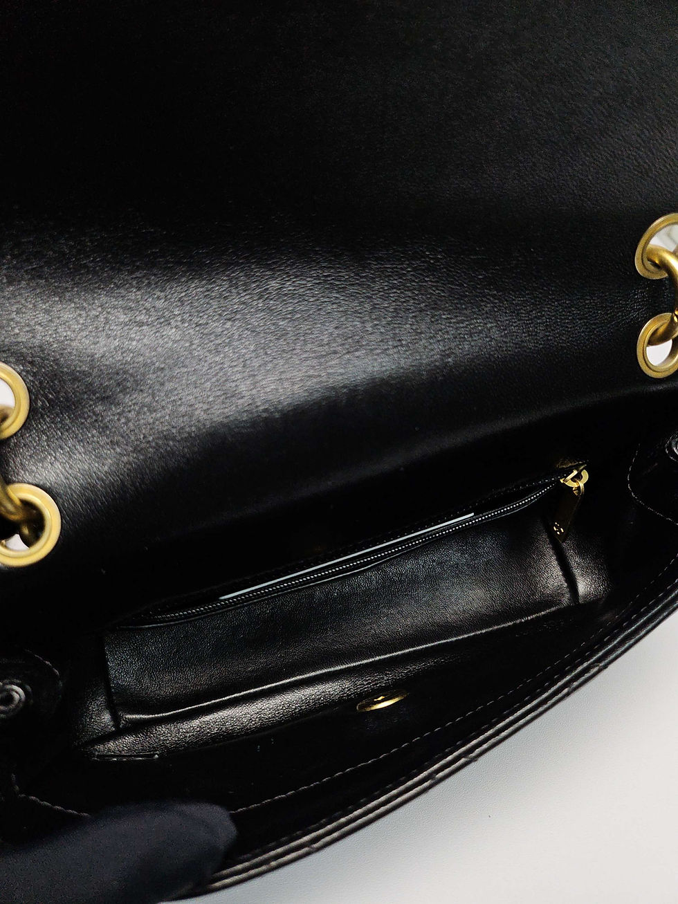 Thumbnail: Chanel - Chain Shoulder Bag