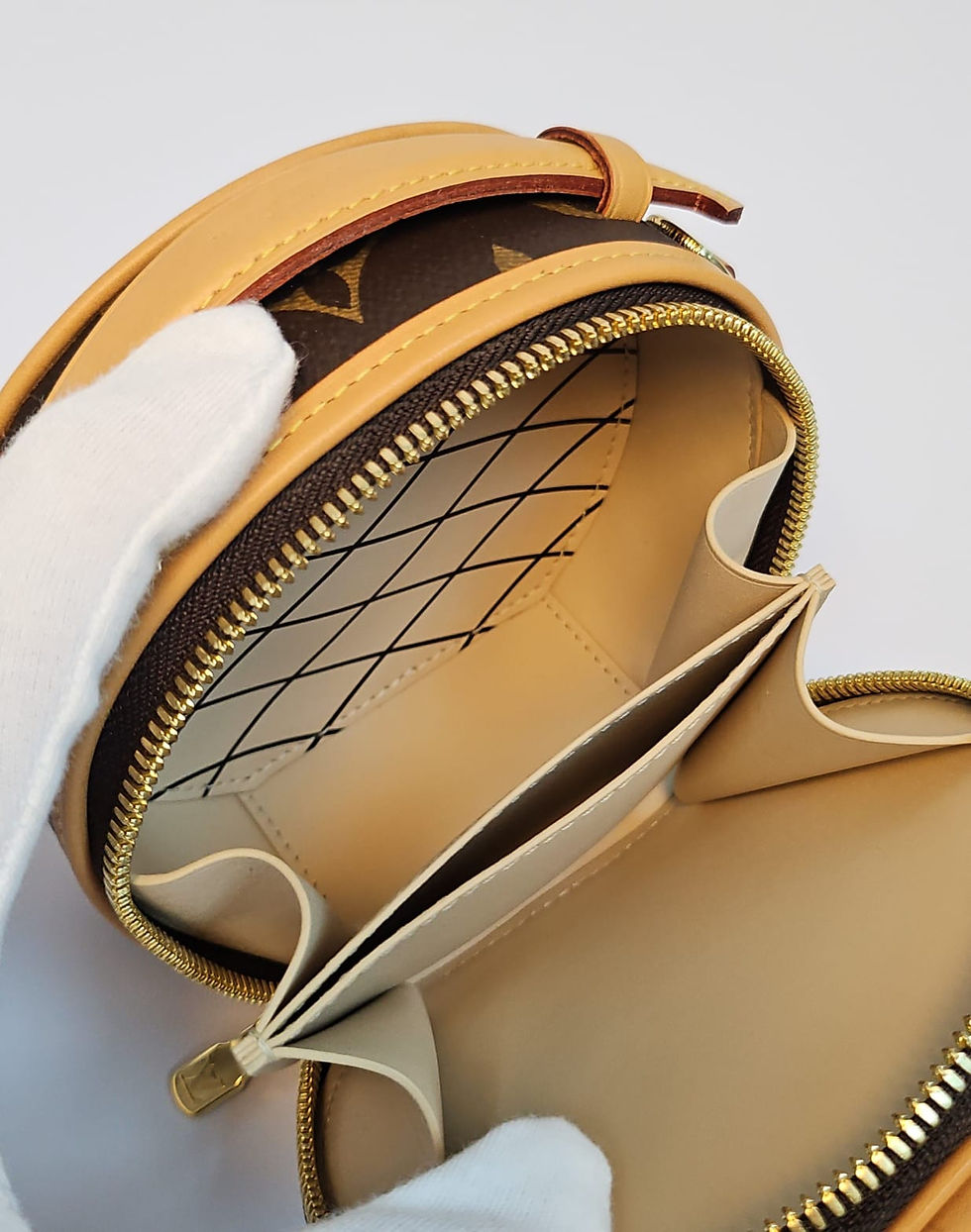 Thumbnail: LV - Mini Boite Chapeau
