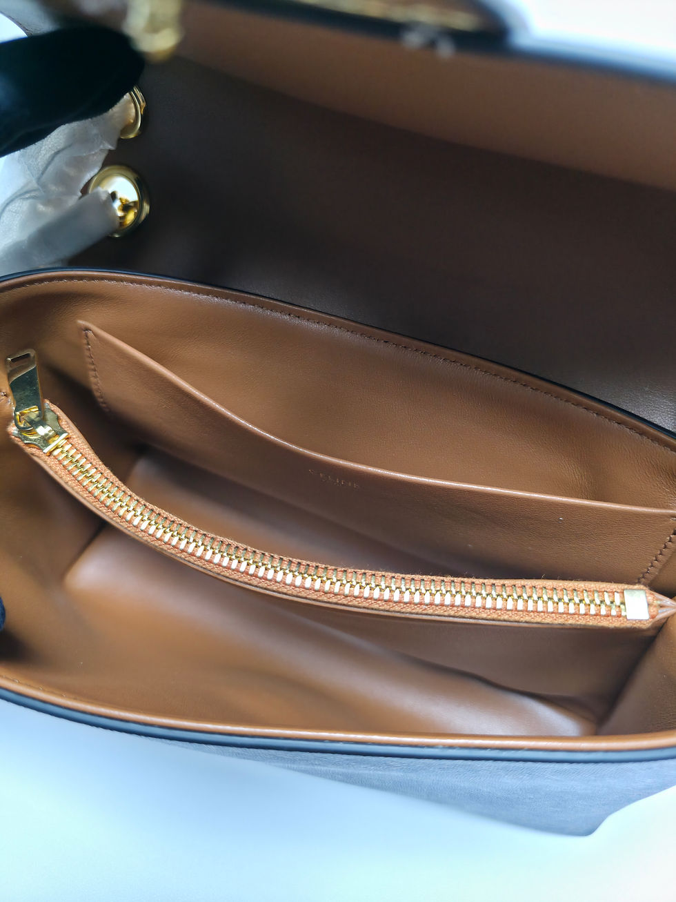 Thumbnail: Celine - Medium Victoire