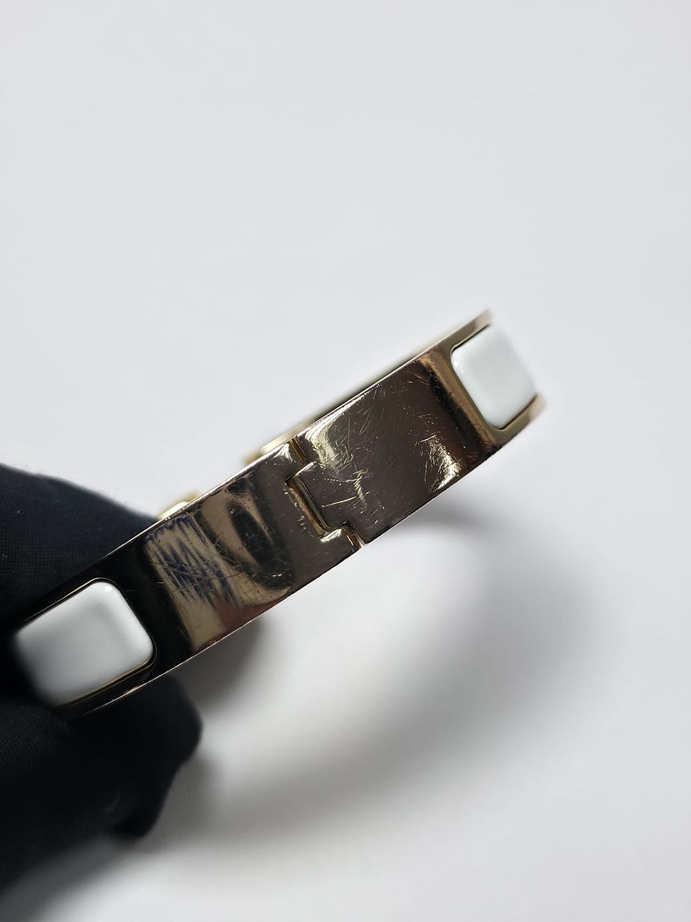 Thumbnail: Hermes - Clic H Bracelet PM Plain enamel Blanc Gold Hardware GHW H700001F31