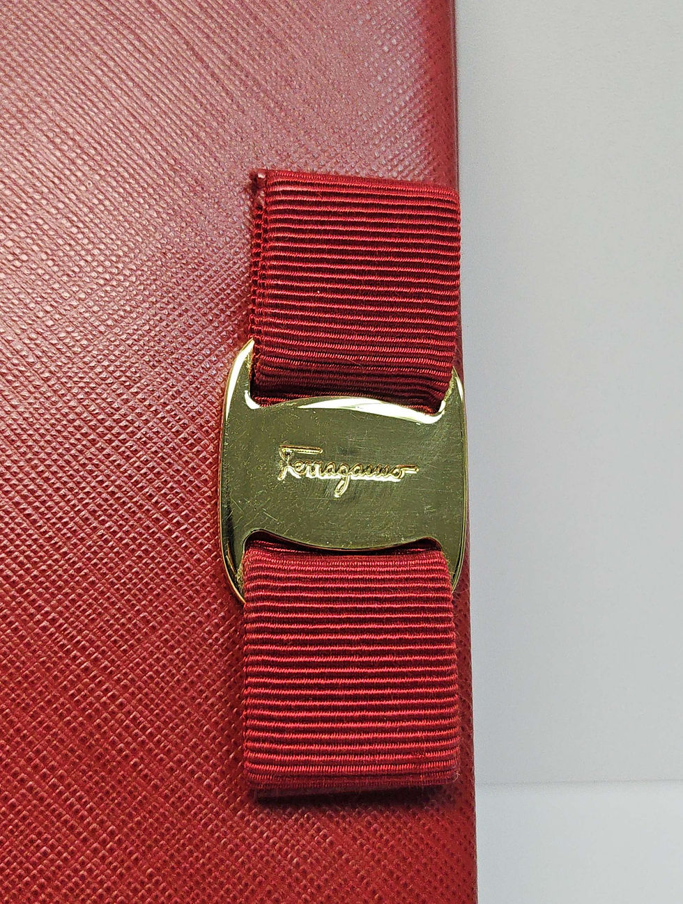 Thumbnail: Salvatore Ferragamo - Wallet On Chain