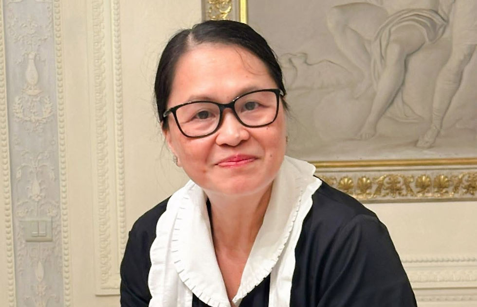 Mercy Malabanan went to Italy to help build her family’s future. Through cooking, table settings and flower arrangements, she found an unexpected online audience. Her story explores the cost of distance, pride in domestic work and the ambitions she hopes to bring home.