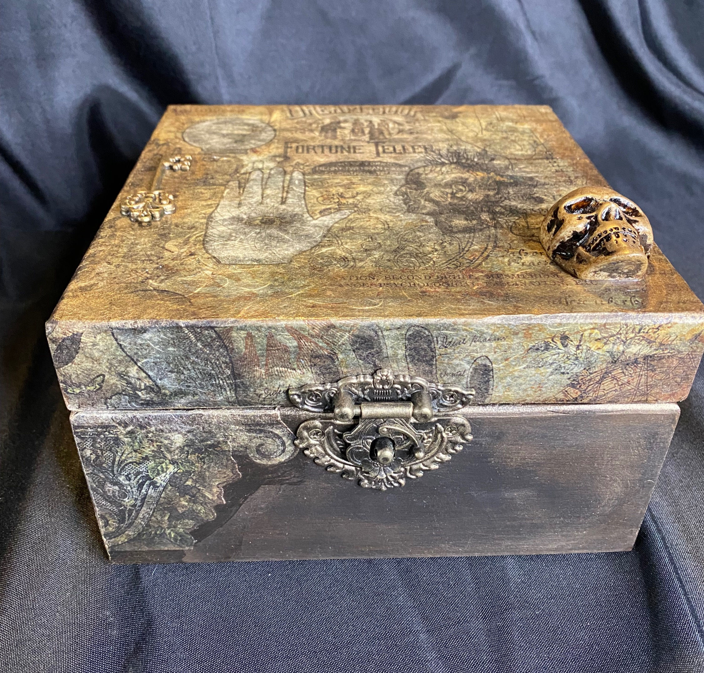 Fortune Teller Potion Altar Box ~Enchanted Reliquary