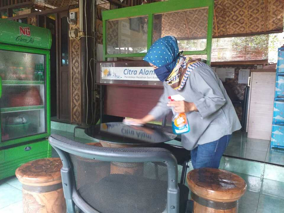 jaga perabotan tetap bersih untuk rayakan tahun baru semasa pandemi