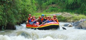 olahraga air arung jeram
