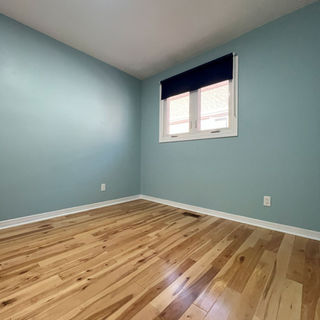 Beamsville, ON interior residential painting refresh.