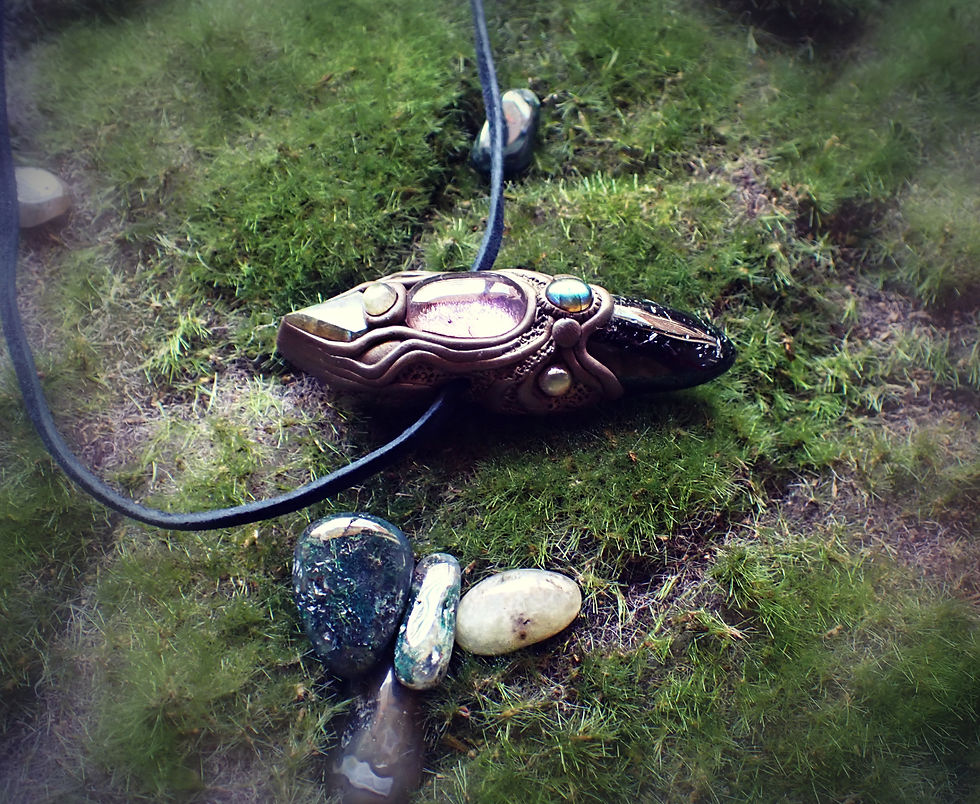 Thumbnail: Unisex Black Tourmaline & Amethyst & Labradorite Protective Amulet Pendant