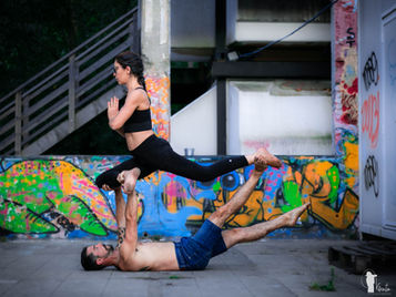 visentin photo, anantacroyoga, myriam dieudonne, yoga, acroyoga,  professeur de yoga, yoga albertville, photographe, photographe savoie, photographe sport, photographe albertville, albertville, reportage, reportage photo, albertville, association, association acroyoga, aya73, darwin, bordeaux, acroyoga sana