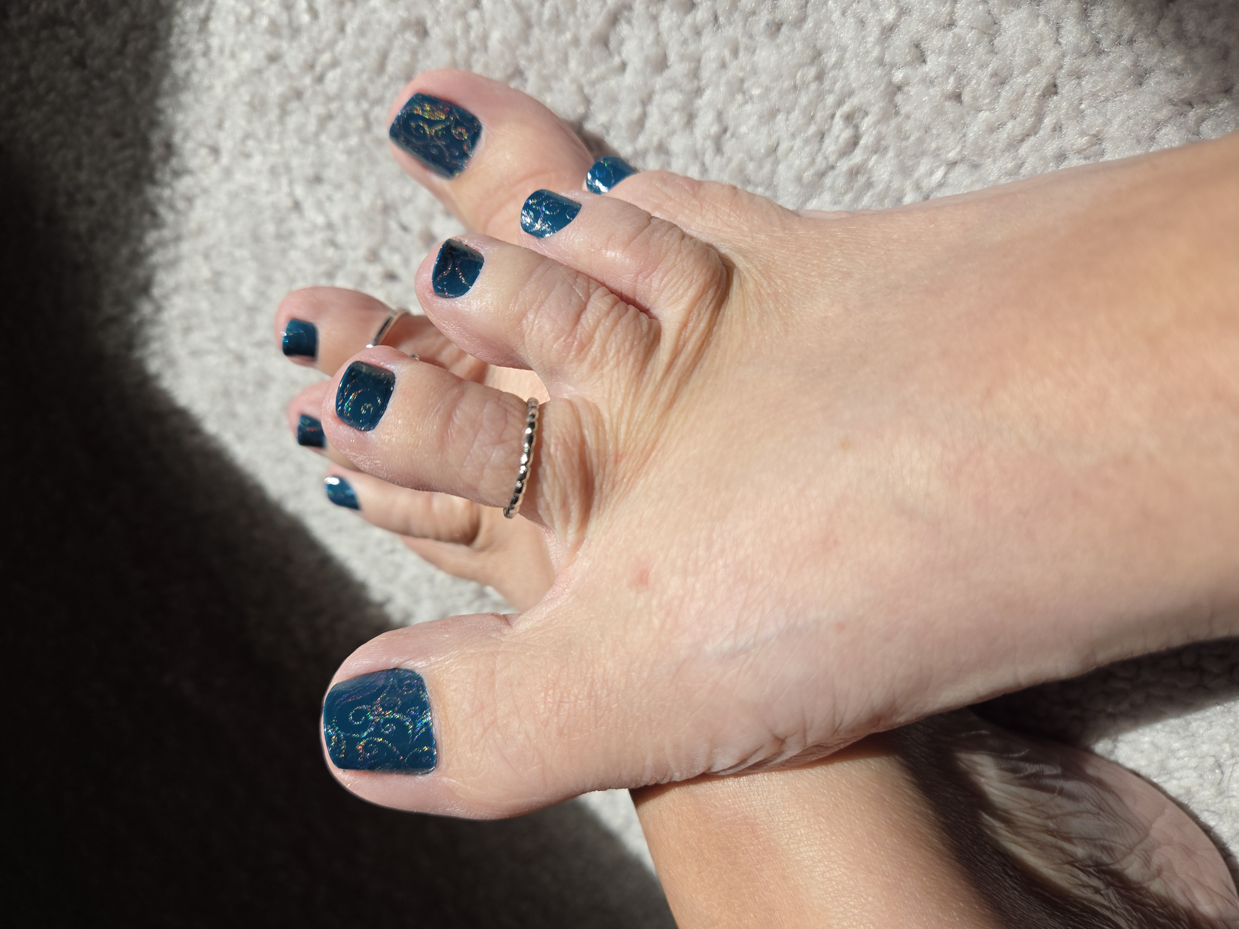 Dark Shimmer Elegance: A Seductive Look at Maleka’s Signature Pedicure, photo 4