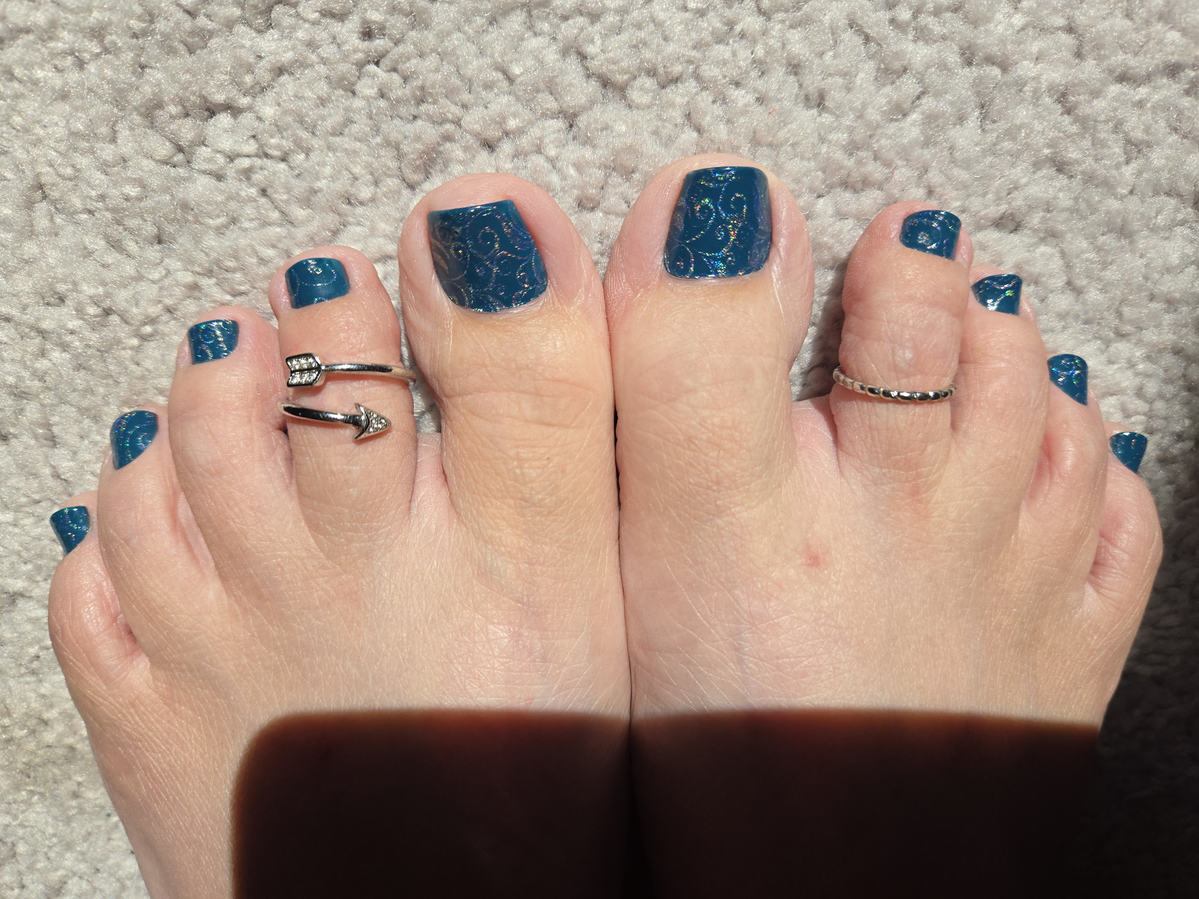 Dark Shimmer Elegance: A Seductive Look at Maleka’s Signature Pedicure, photo 2