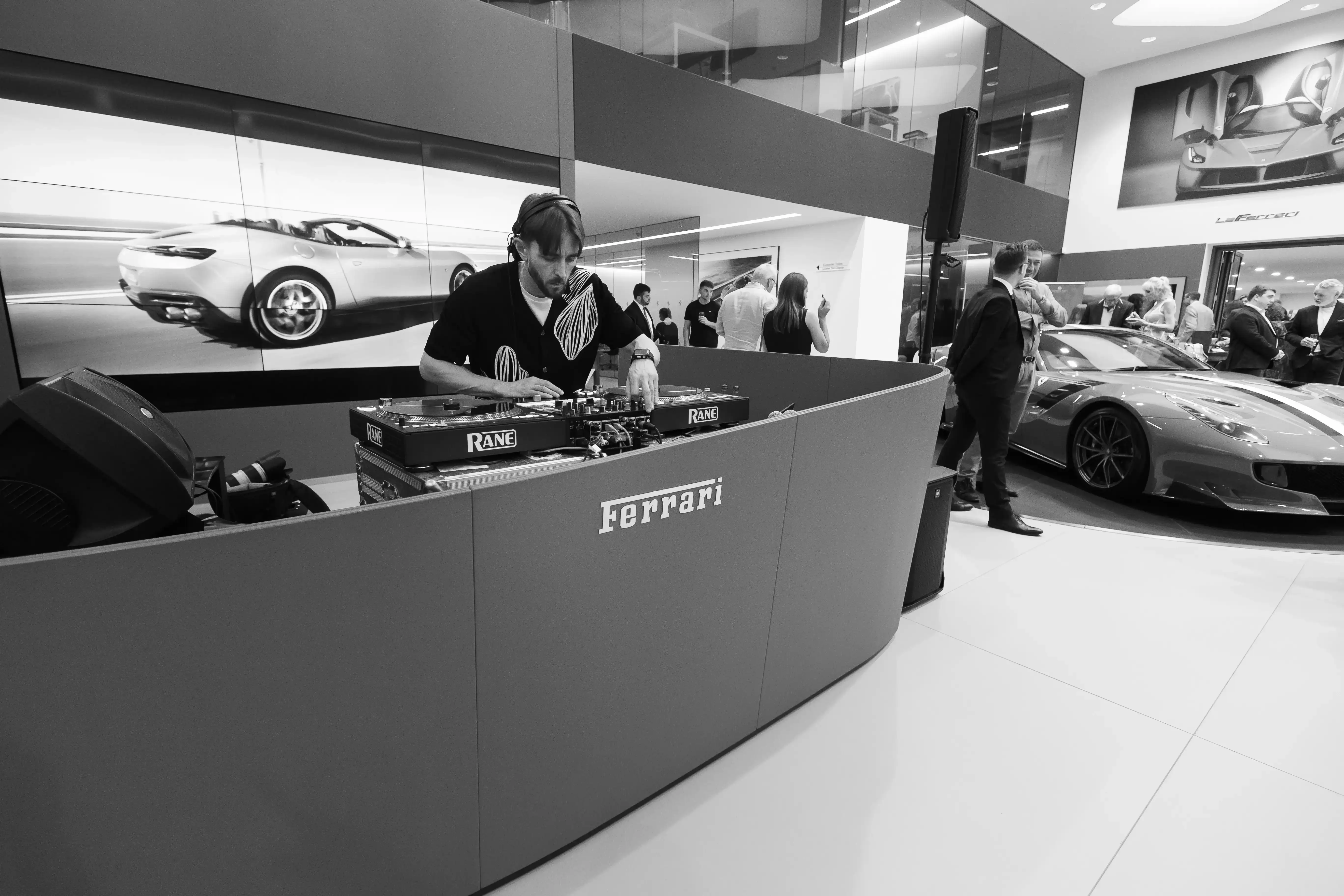 Ferarri_11zon_11zon.webp
