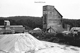 Mine du Beix, PdD, le puits St Jean et les bâtiments.