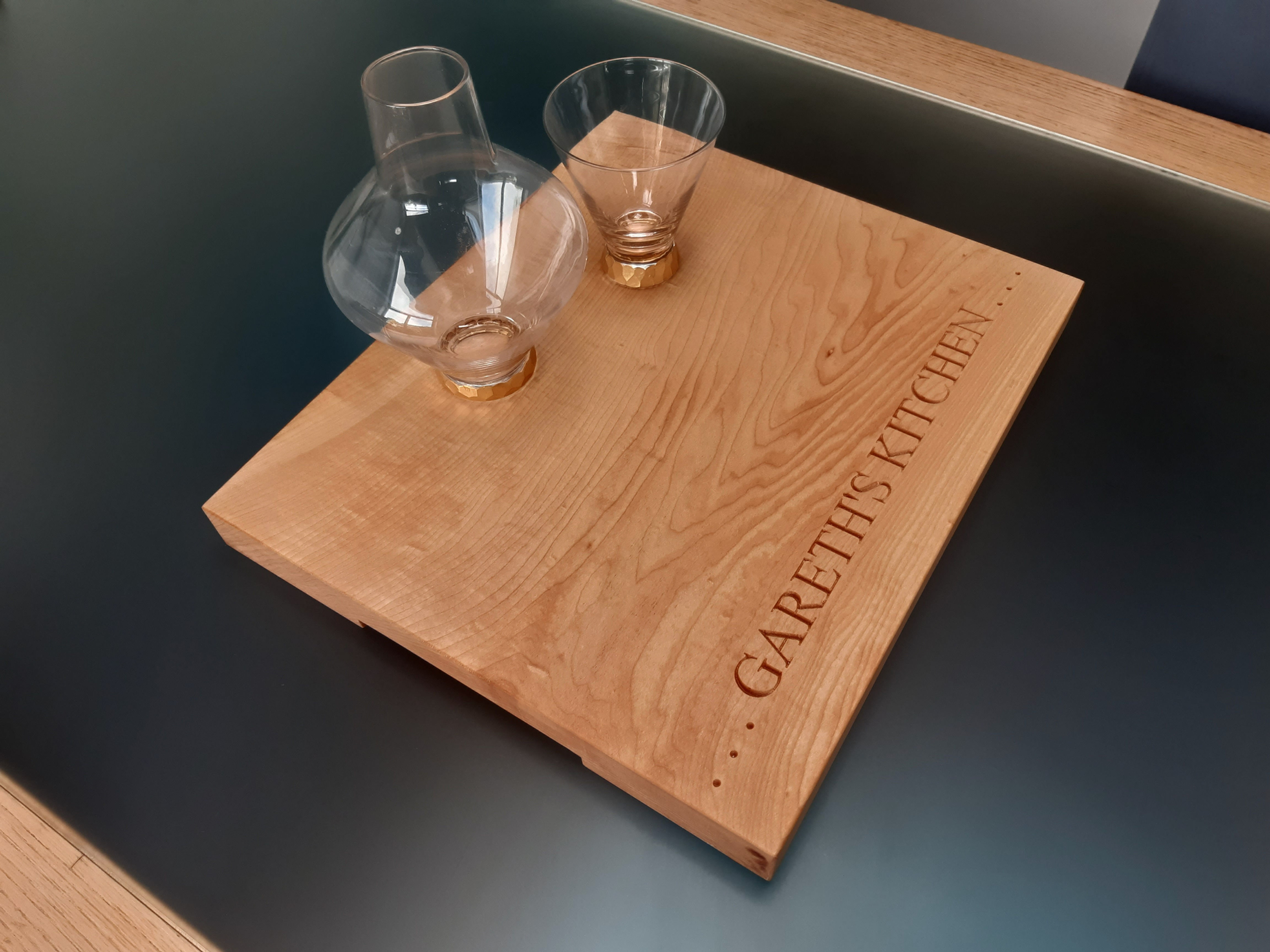 Luxury Personalised Oak Cutting Board – Large Bespoke Engraved Chopping Board UK