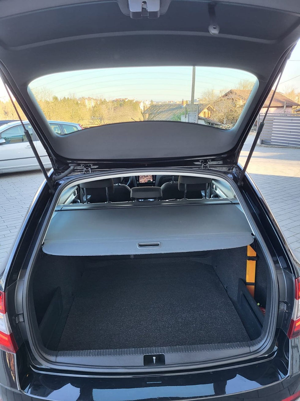 Thumbnail: Škoda Octavia Combi 1,6 TDI DSG automatic