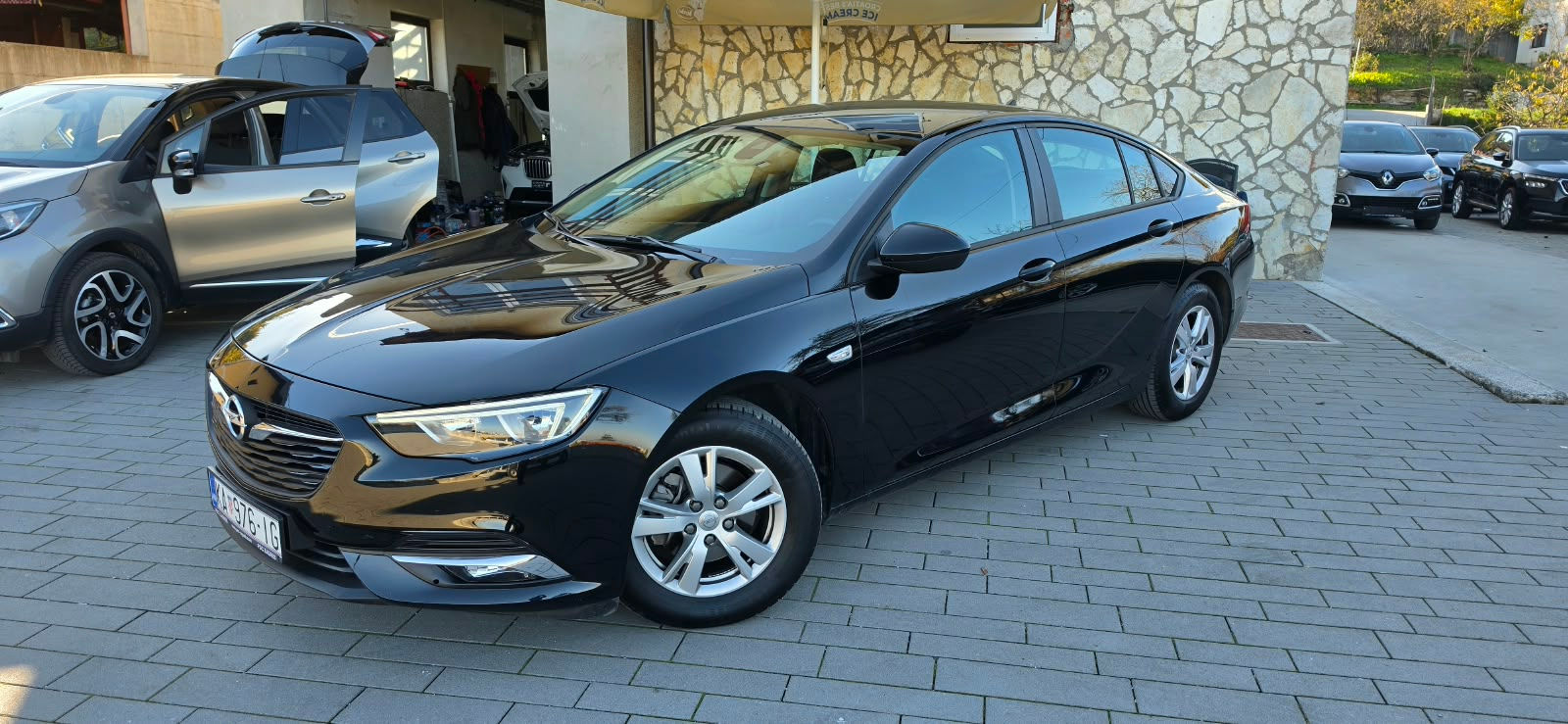 Opel Insignia 1.5 TURBO BENZINAC 121 KW