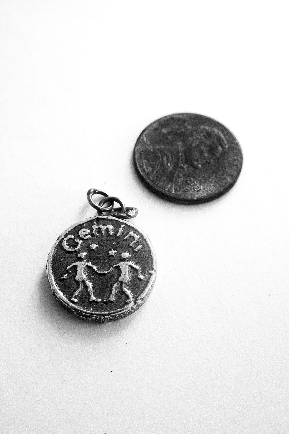 Thumbnail: COLLAR DE PLATA DE LEY CON EL ZODIACO