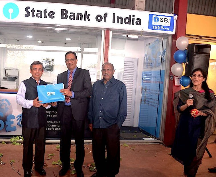 H.E. Jawed Ashraf (left), India’s High Commissioner to Singapore, Soma Shankara Prasad, SBI's Country Head of Singapore, Ambassador K Kesavapany, former Director of Institute of Southest Asian Studies and Anjana Tandon, SBI's Head of Retail Banking (extreme right) during the opening of SBI's first Remittance Centre in Singapore.