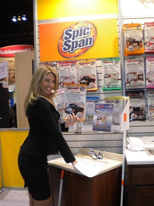 Lisa_trade show_model_Housewares Show