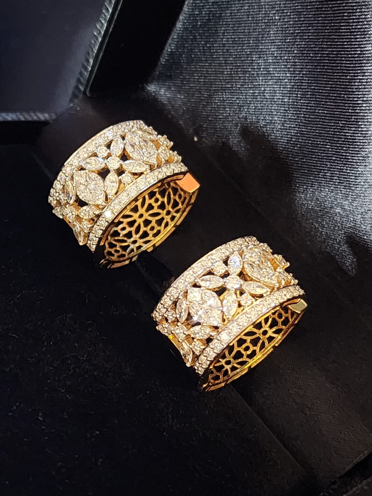 Boucles d'Oreilles "Mademoiselle D" diamants or 18 carats Maison Ghaum