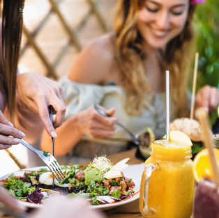 6 Foodservice Trends to Watch in 2023