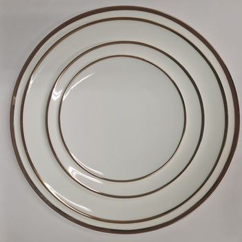 Chipping Norton Event Hire | Gold Rimmed Plates