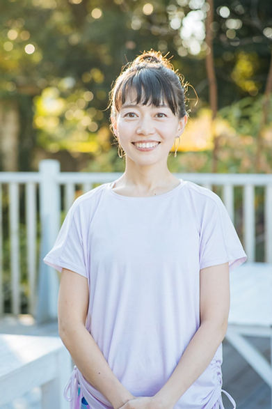 ヨガ講師の三戸田香菜子 (みとだ かなこ)