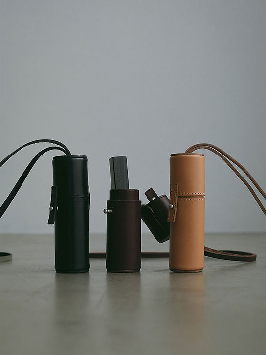 ※23日まで値下げ　etre tokyo タンドレザーサングラスケース　ブラウン ETRE TOKYO - タンドレザーサングラスケース | ADDICT WEB SHOP