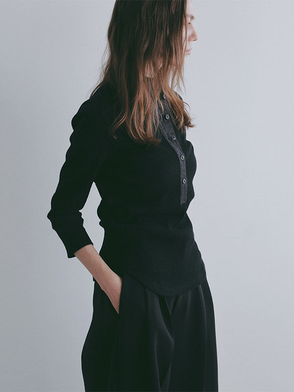 サムネイル： 3/4スリーブヘンリーネックプルオーバー（ETRE TOKYO）