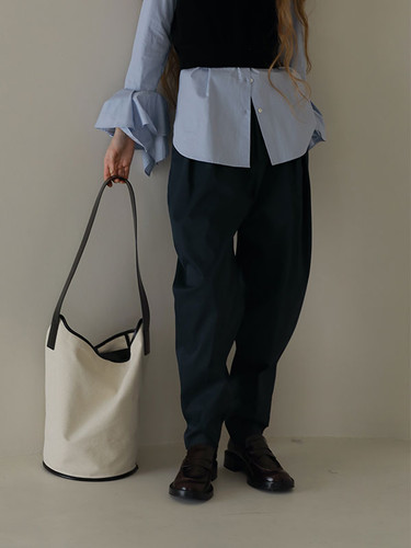 ETRE TOKYO ヘムファスナーテーパードパンツ ヘムファスナーテーパードパンツ（ETRE TOKYO） | BELINDA