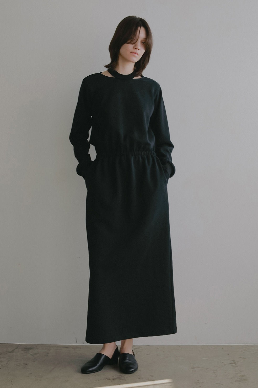 BACK CUT SWEAT DRESS (MANOF)
