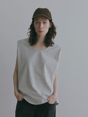 etretokyo ショルダータックスリーブレスプルオーバー　グレー ショルダータックスリーブレスプルオーバー（ETRE TOKYO） | BELINDA
