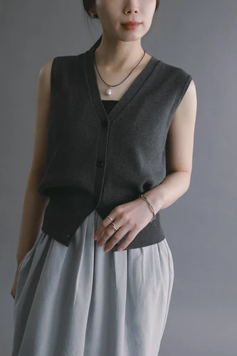 compact knit vest (louren) | BELINDA