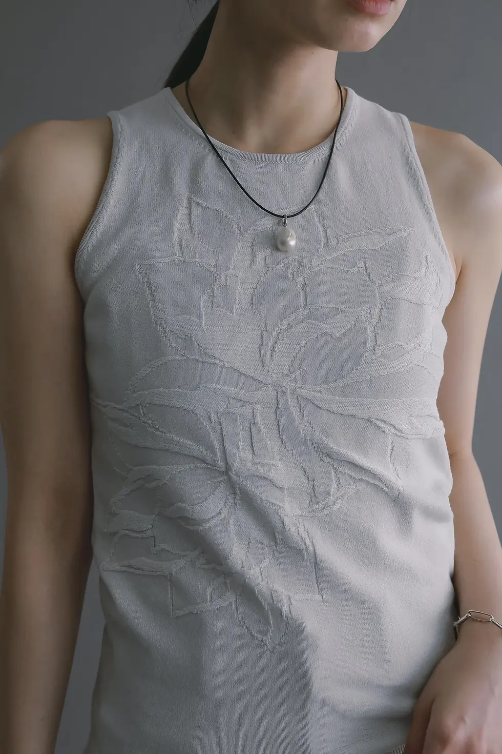 サムネイル： plating flower knit tops（louren）