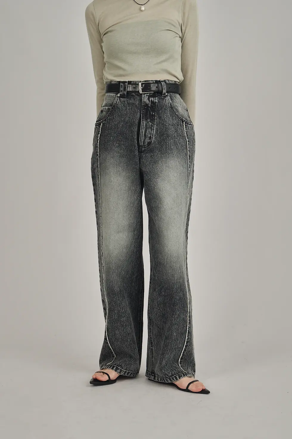 サムネイル： cut off cocoon denim（louren）