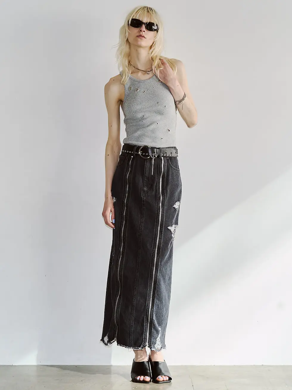 サムネイル： EYELET TANK TOP (JOSE MOON)