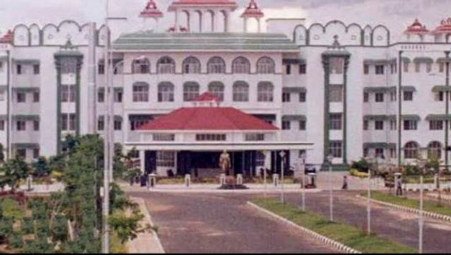 Madras High Court orders Rs. 5 lakh compensation for 12-year-old victim of firecracker explosion, takes note of frequent mishaps in Virudhunagar