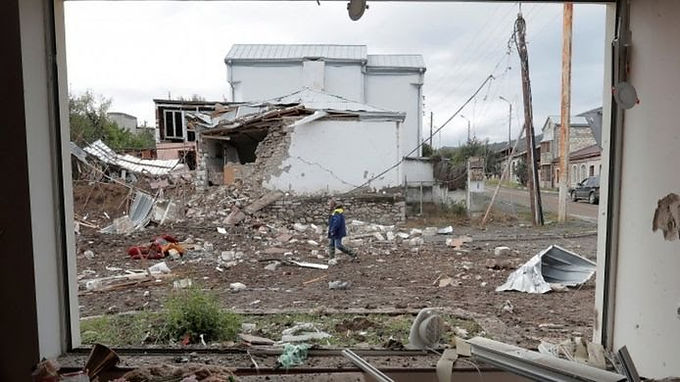 Nagorno-Karabakh: Armenia and Azerbaijan ceasefire comes into effect