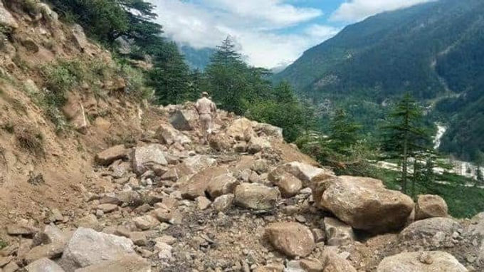 A 100-metre stretch of road connecting Paonta Sahib with Shillai-Hatkoti has caved in following a massive landslide in Himachal Pradesh's Sirmaur district