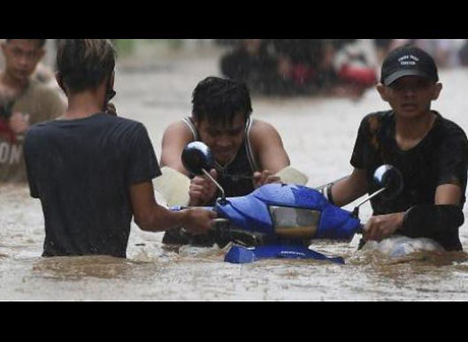 TYPHOON CAUSES MAJOR FLOODING IN PHILIPPINE CAPITAL