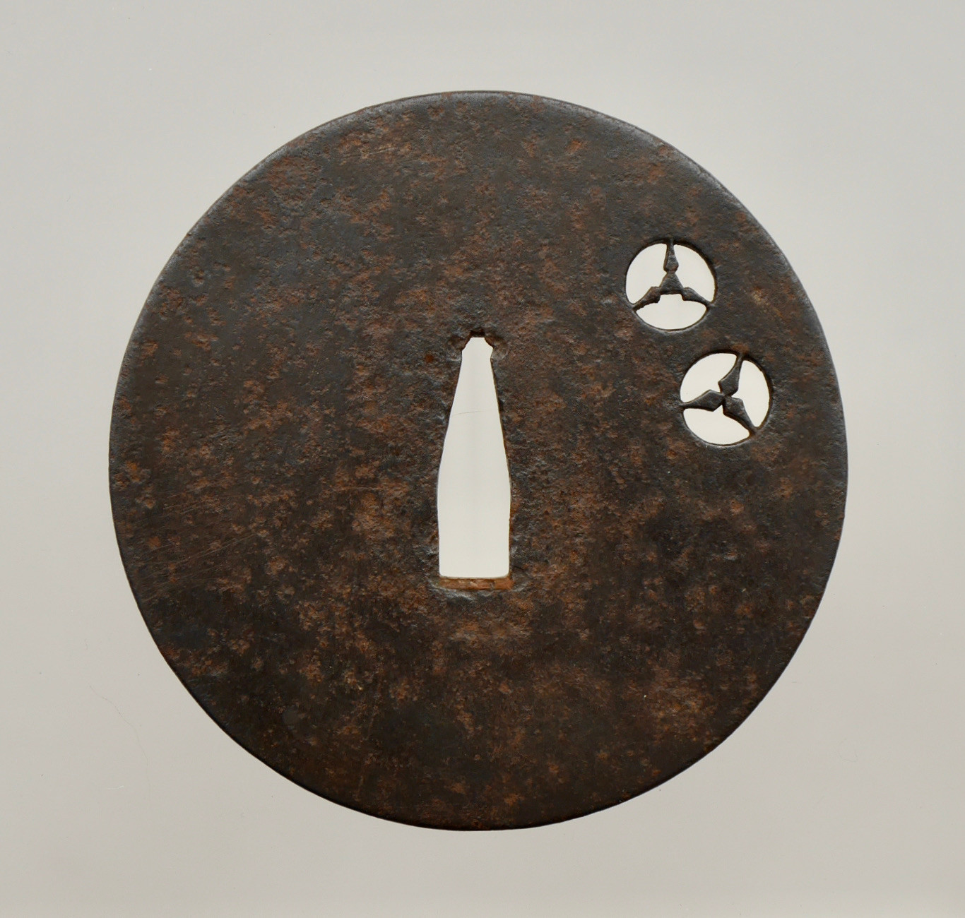 珍品　甲冑師？鉄打出し　茶合　花菱紋　武家好み（日本刀装具目貫煎茶道茶托茶杓明珍 日本美術 鐔・刀装具・甲冑武具 | 手毬透鐔 無銘：古刀匠 | gallery陽