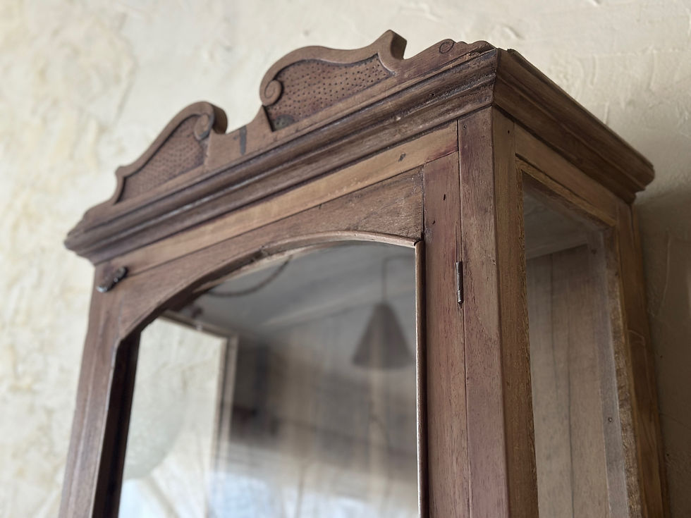 サムネイル： india antyique wooden wall showcase